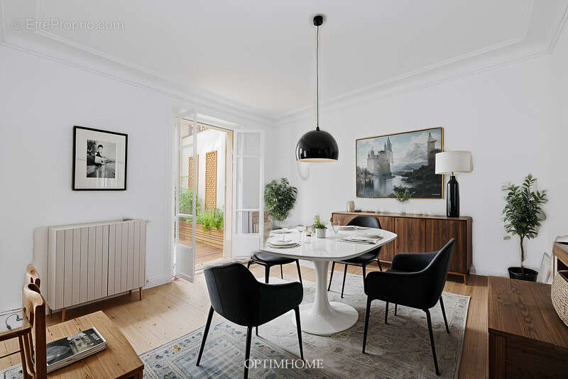 Appartement à PARIS-7E