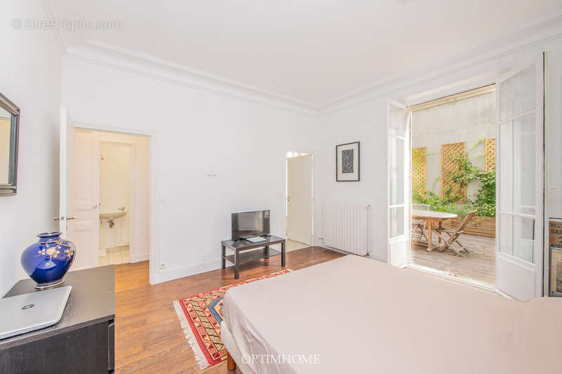 Appartement à PARIS-7E