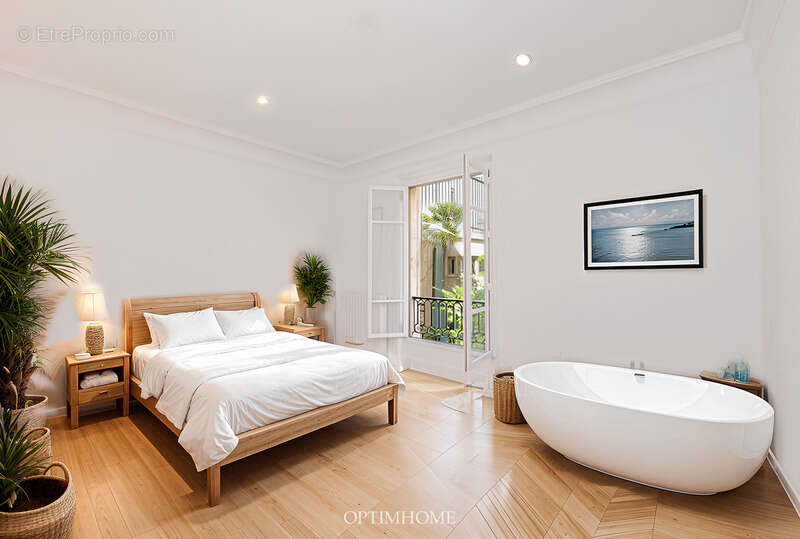 Appartement à PARIS-7E