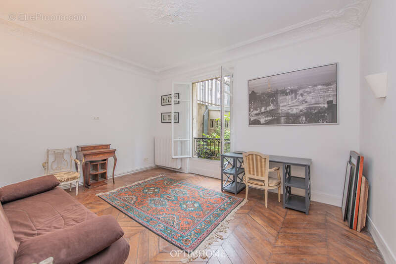 Appartement à PARIS-7E