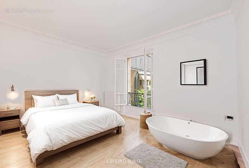 Appartement à PARIS-7E