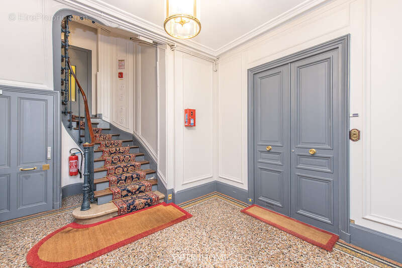 Appartement à PARIS-7E