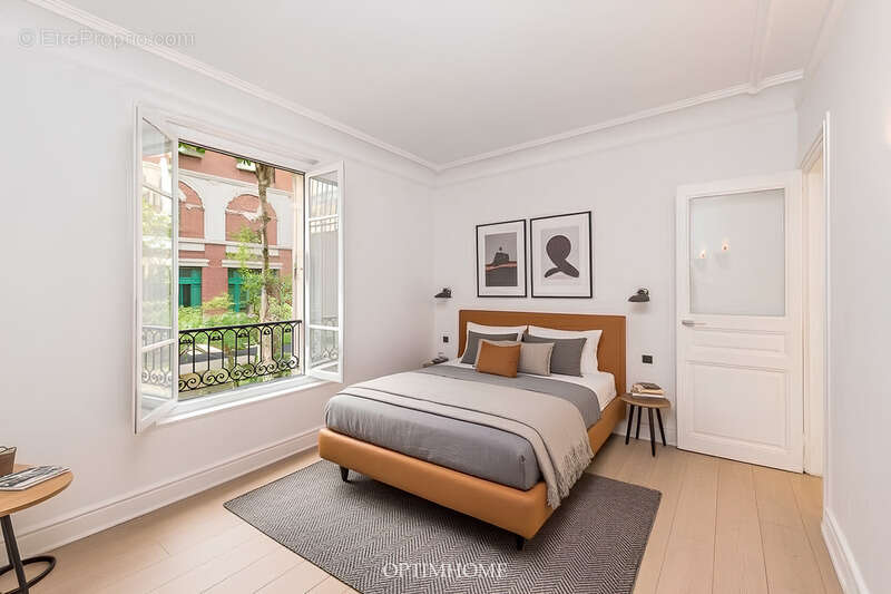 Appartement à PARIS-7E