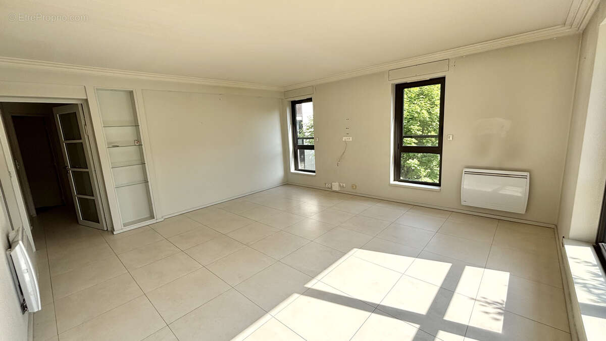 Appartement à ENGHIEN-LES-BAINS