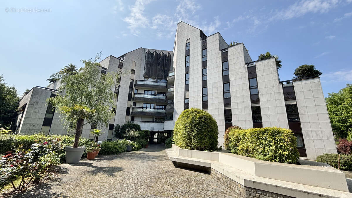 Appartement à ENGHIEN-LES-BAINS