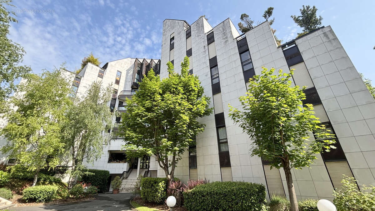 Appartement à ENGHIEN-LES-BAINS