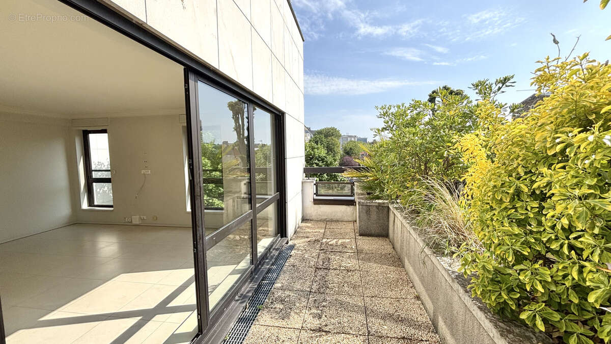 Appartement à ENGHIEN-LES-BAINS