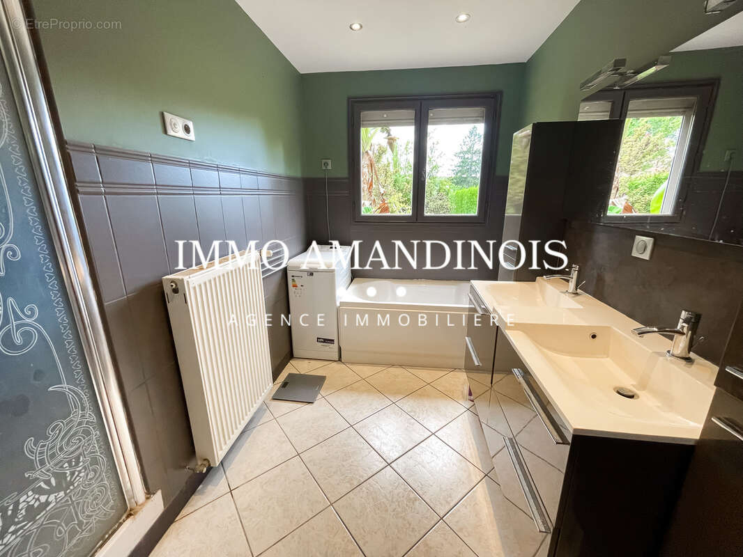 Maison à SAINT-AMAND-LES-EAUX