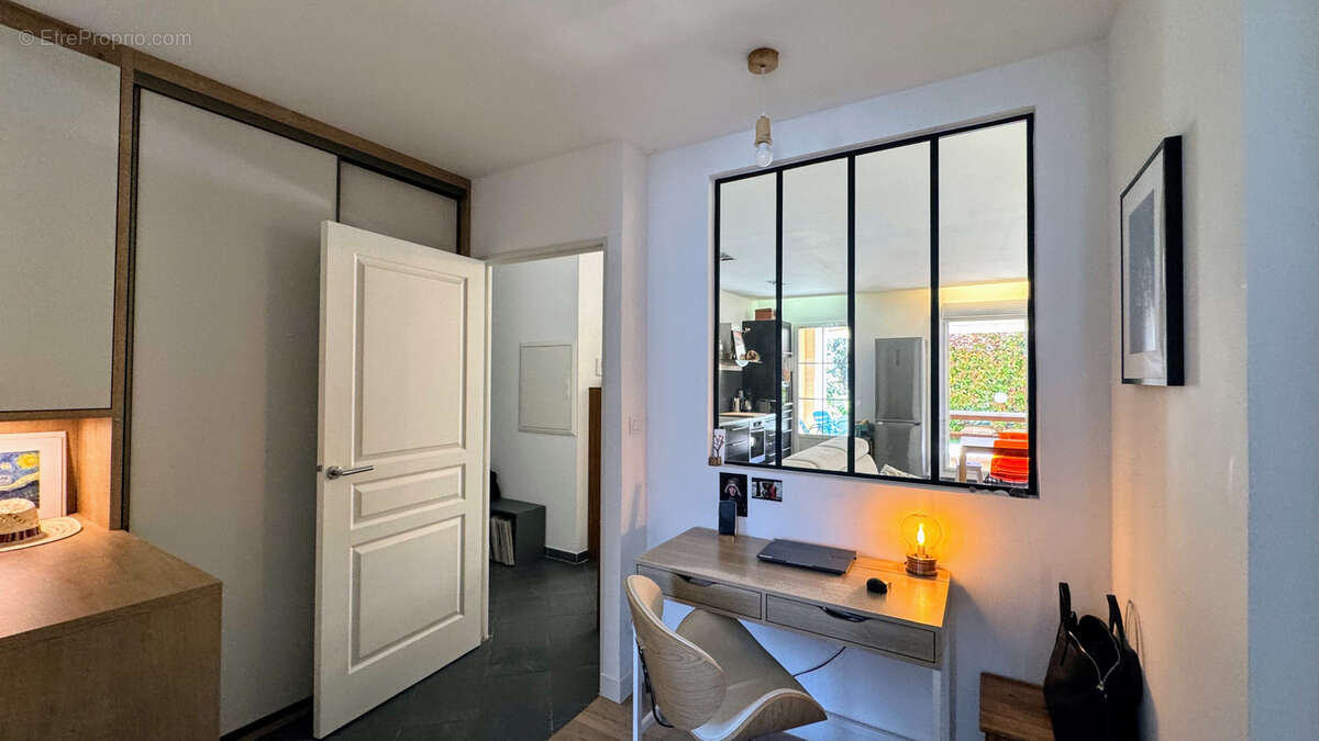 Appartement à CHATEAUNEUF-LE-ROUGE