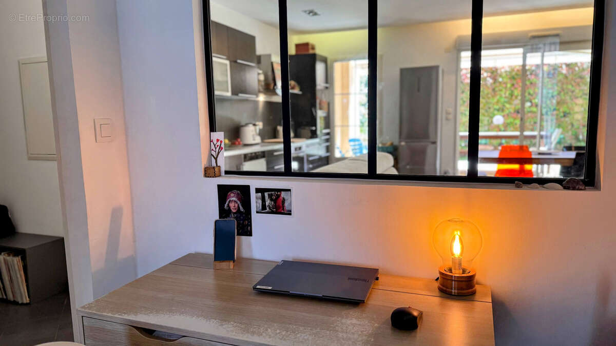 Appartement à CHATEAUNEUF-LE-ROUGE