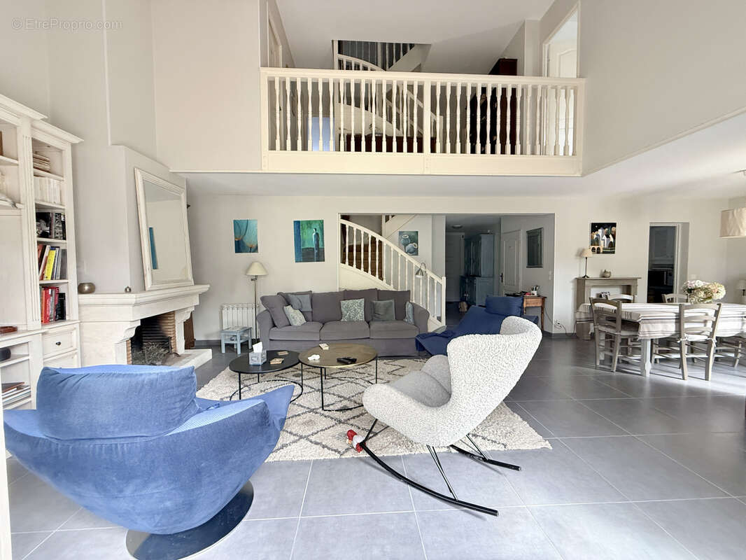 Maison à MORAINVILLIERS