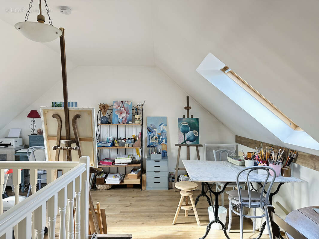 Maison à MORAINVILLIERS