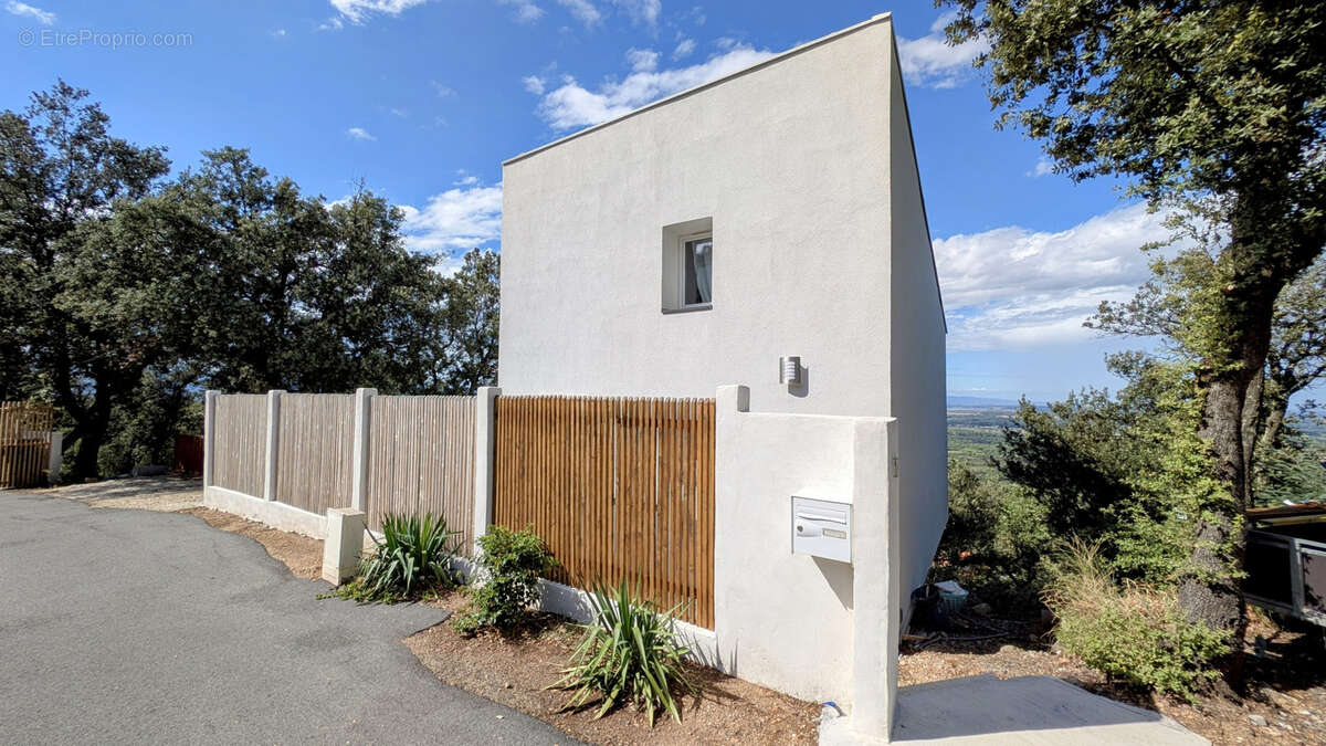 Maison à LAROQUE-DES-ALBERES