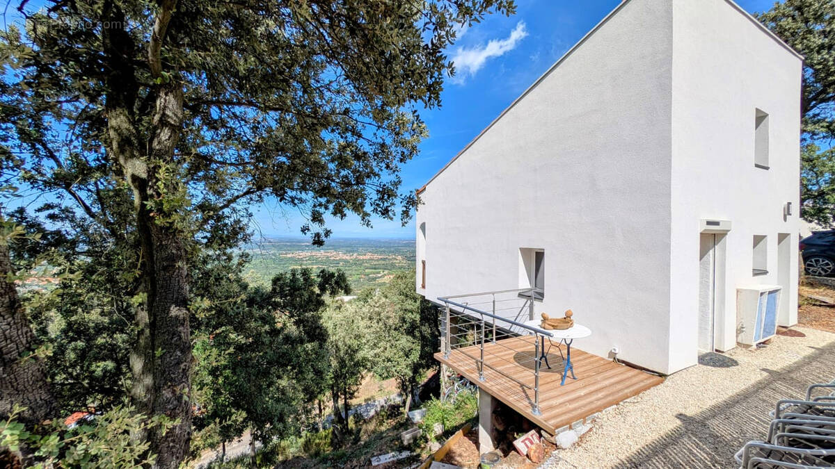 Maison à LAROQUE-DES-ALBERES