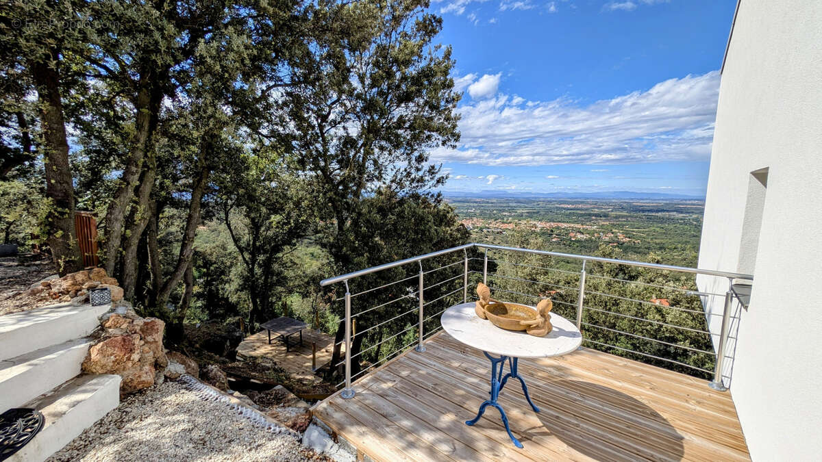 Maison à LAROQUE-DES-ALBERES