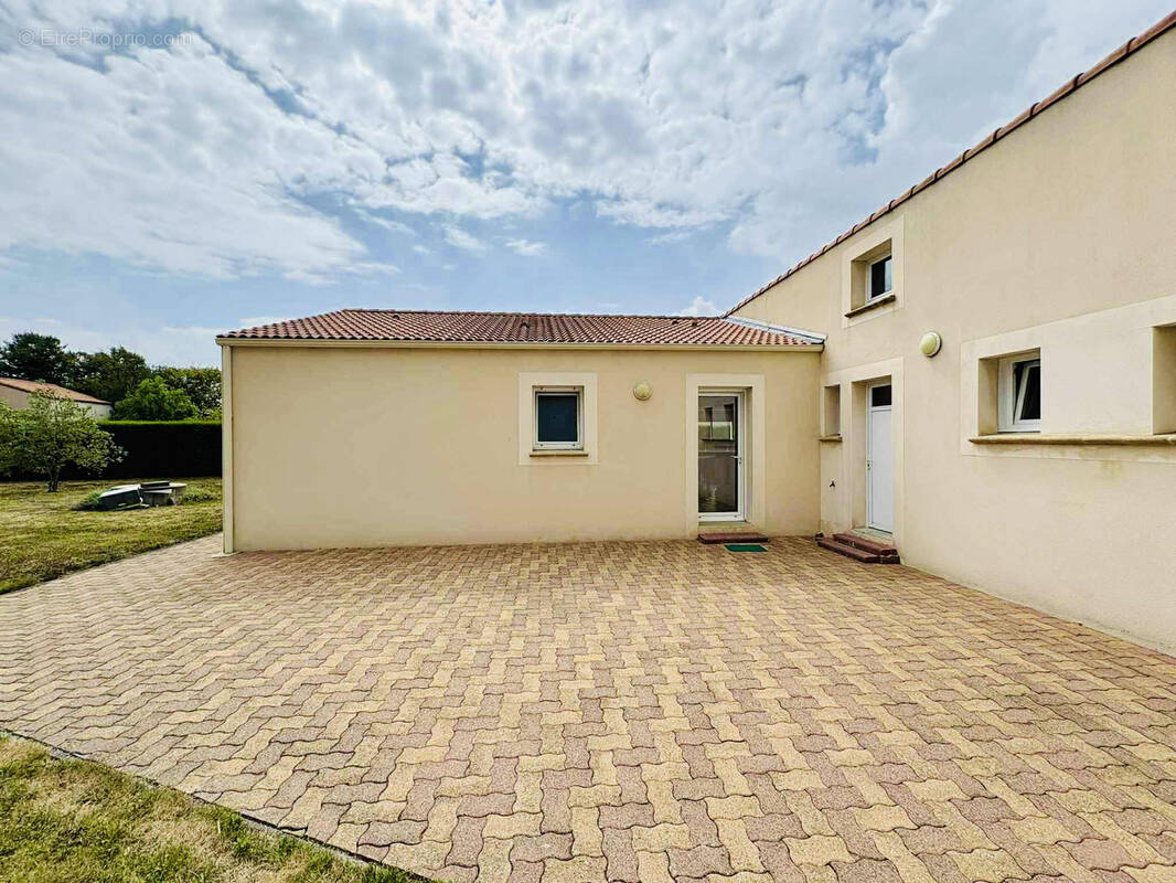 Maison à VIEILLEVIGNE