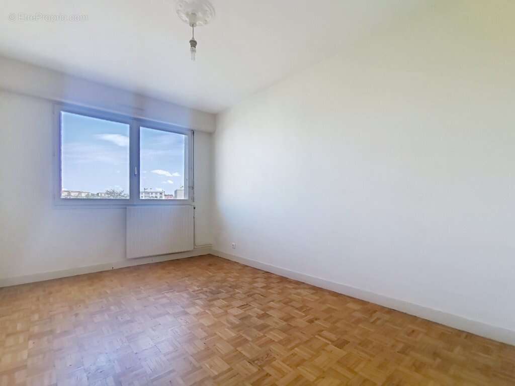 Appartement à LYON-8E