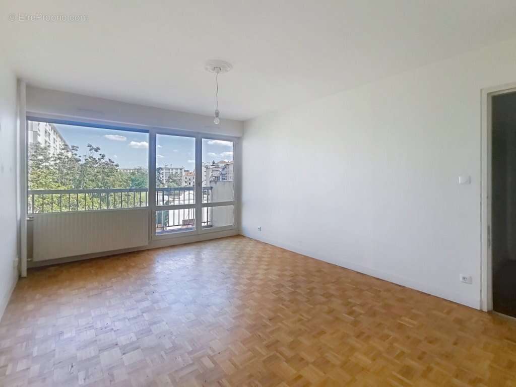 Appartement à LYON-8E