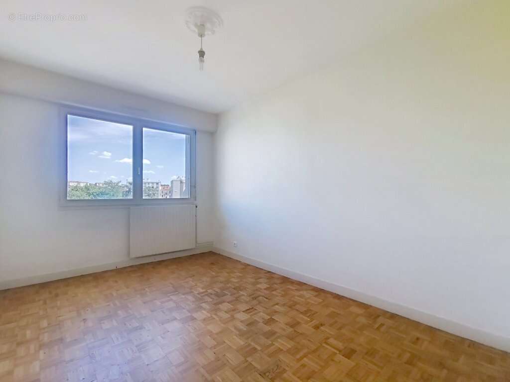 Appartement à LYON-8E
