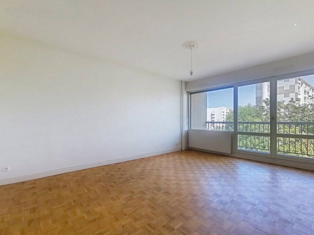 Appartement à LYON-8E