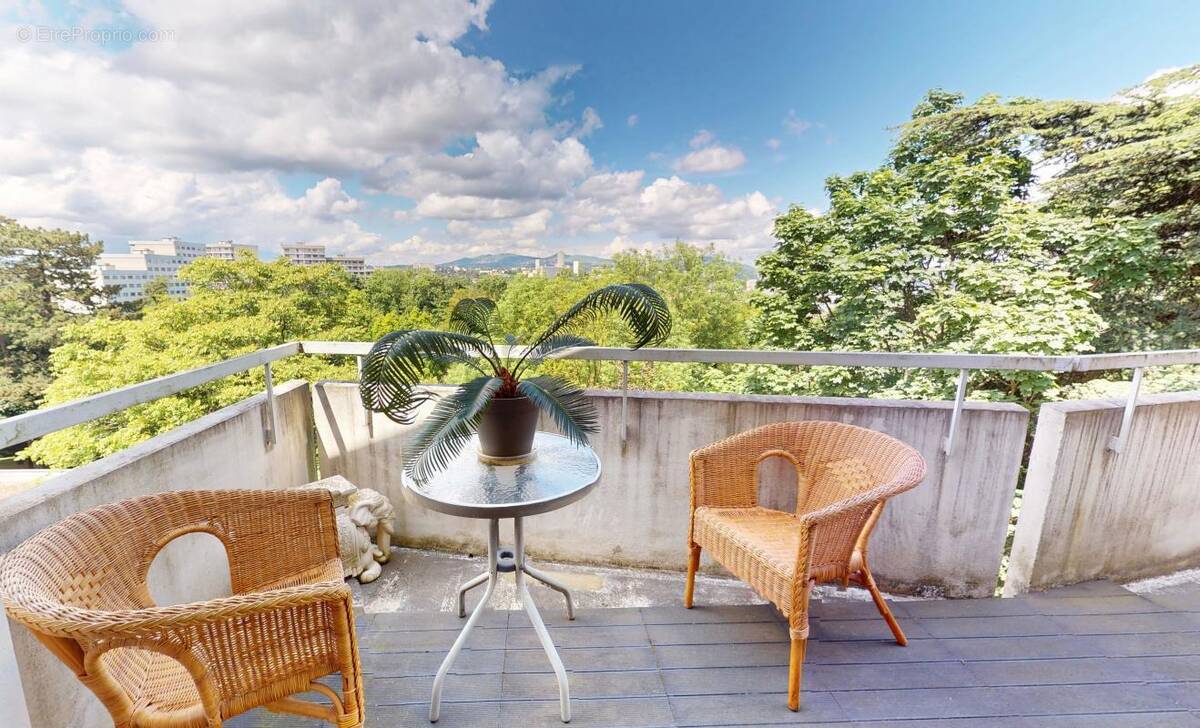 Appartement à LYON-9E