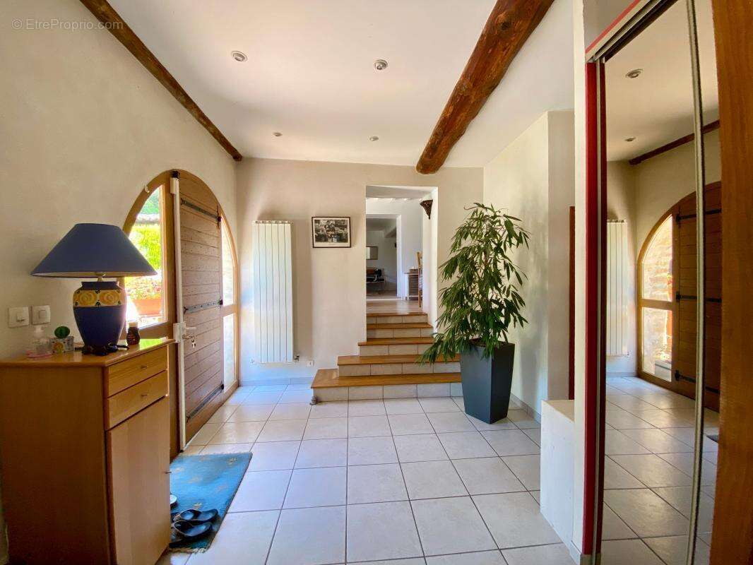 Maison à FONTAINES-SAINT-MARTIN