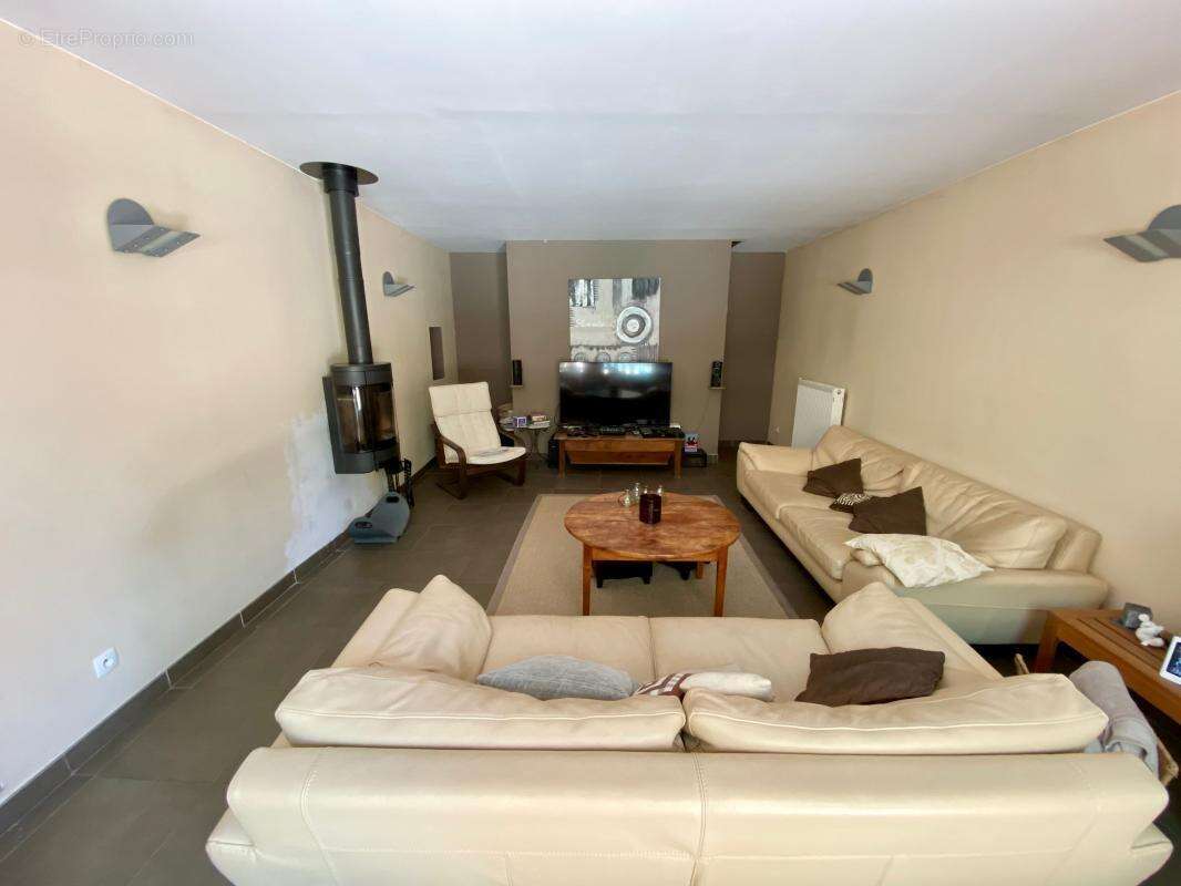 Maison à FONTAINES-SAINT-MARTIN