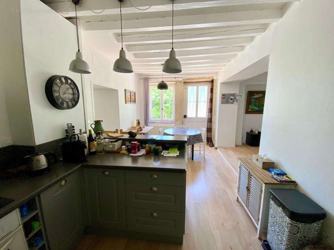 Maison à FONTAINES-SAINT-MARTIN