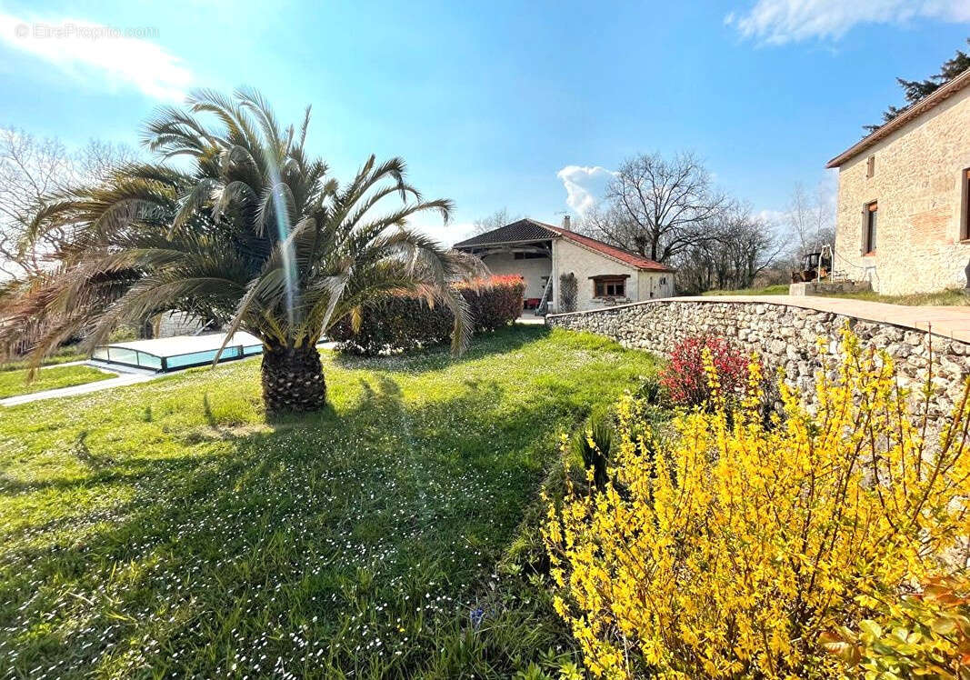 Maison à HAUTEFAGE-LA-TOUR