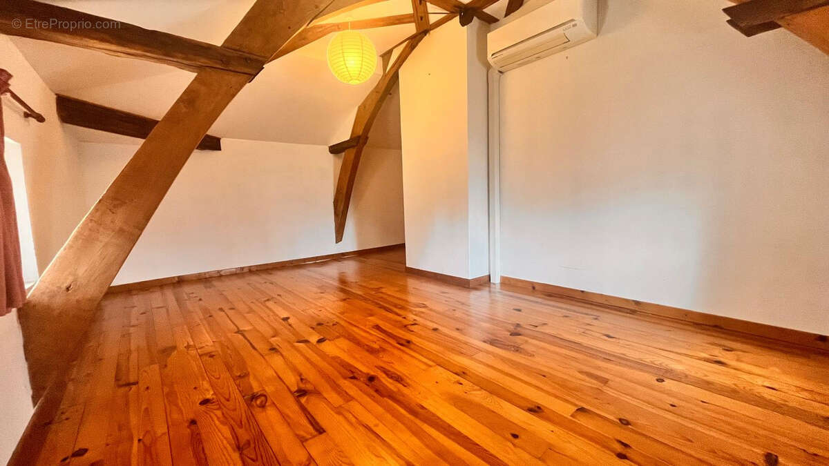 Maison à HAUTEFAGE-LA-TOUR