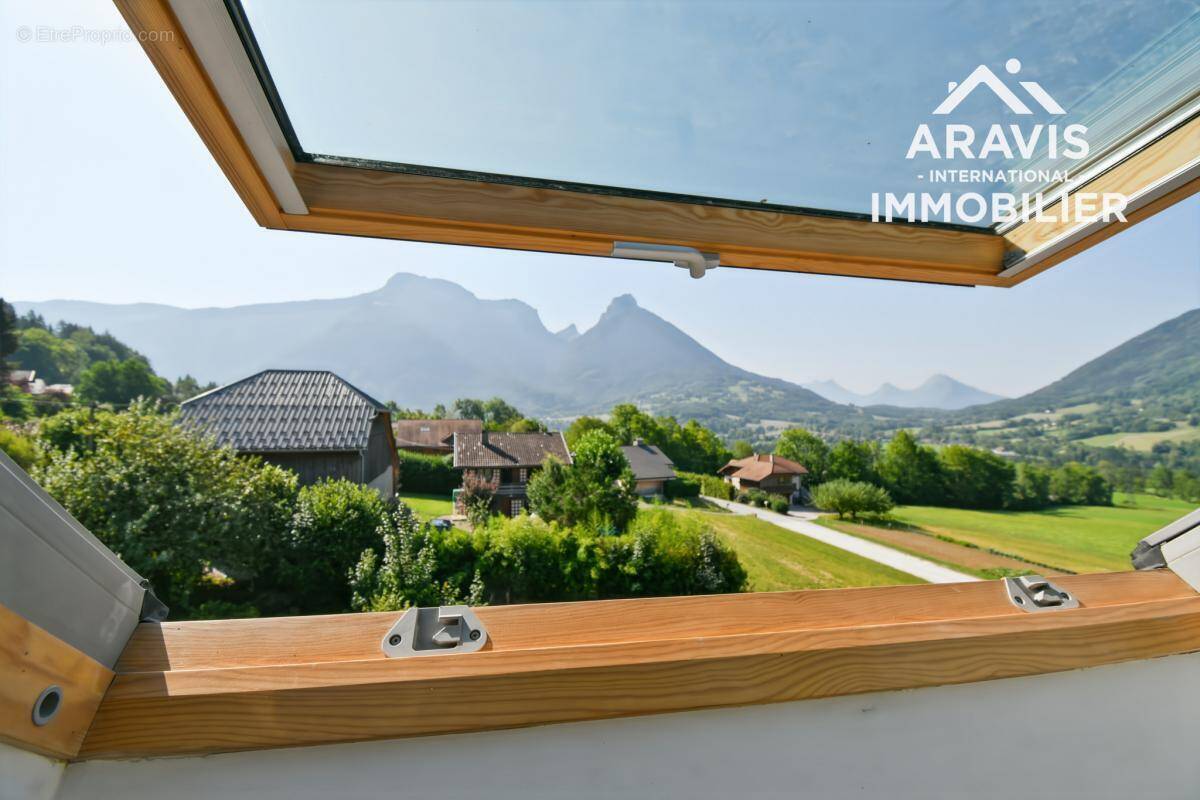 Appartement à DINGY-SAINT-CLAIR