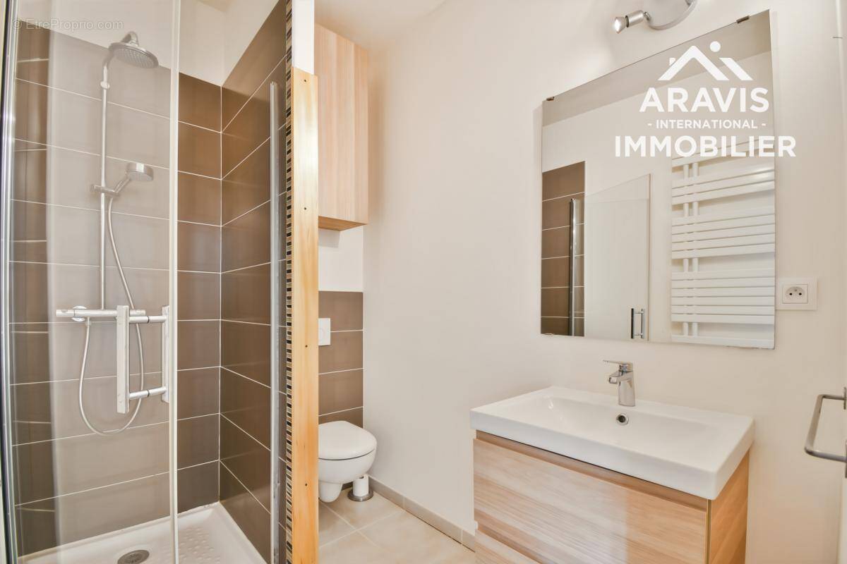 Appartement à DINGY-SAINT-CLAIR