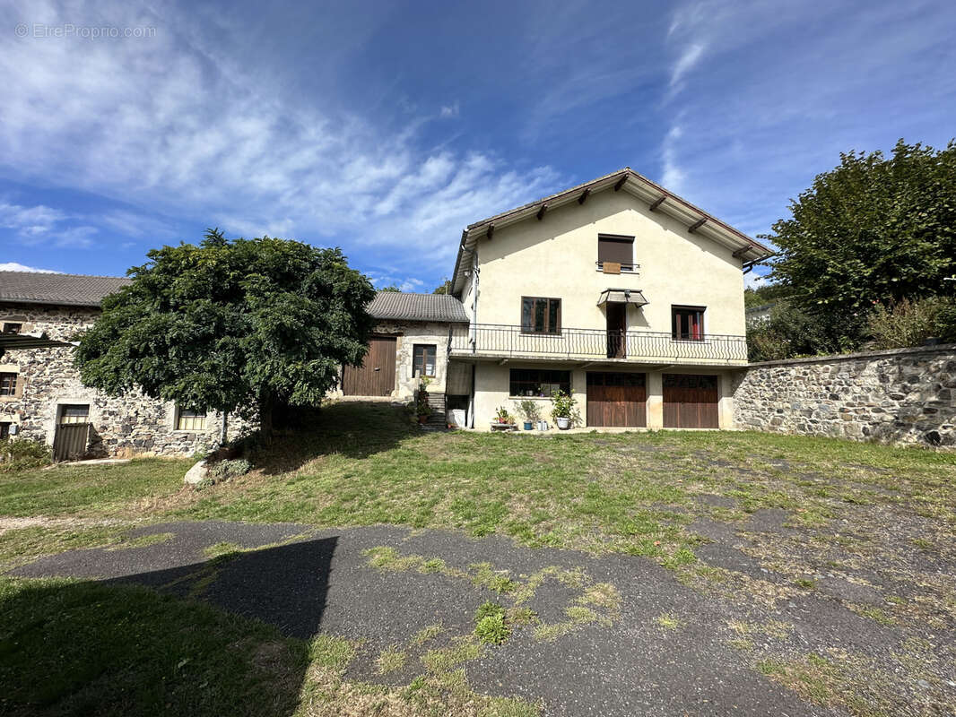 Maison à SAINT-HOSTIEN