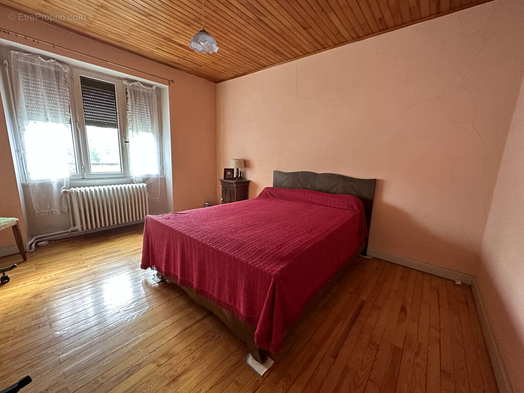 Maison à SAINT-HOSTIEN