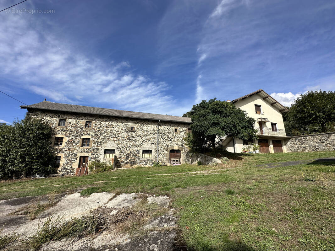 Maison à SAINT-HOSTIEN