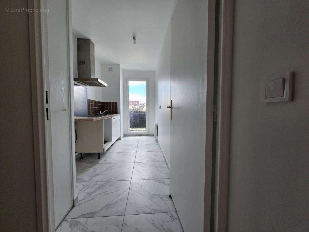 Appartement à LES PAVILLONS-SOUS-BOIS