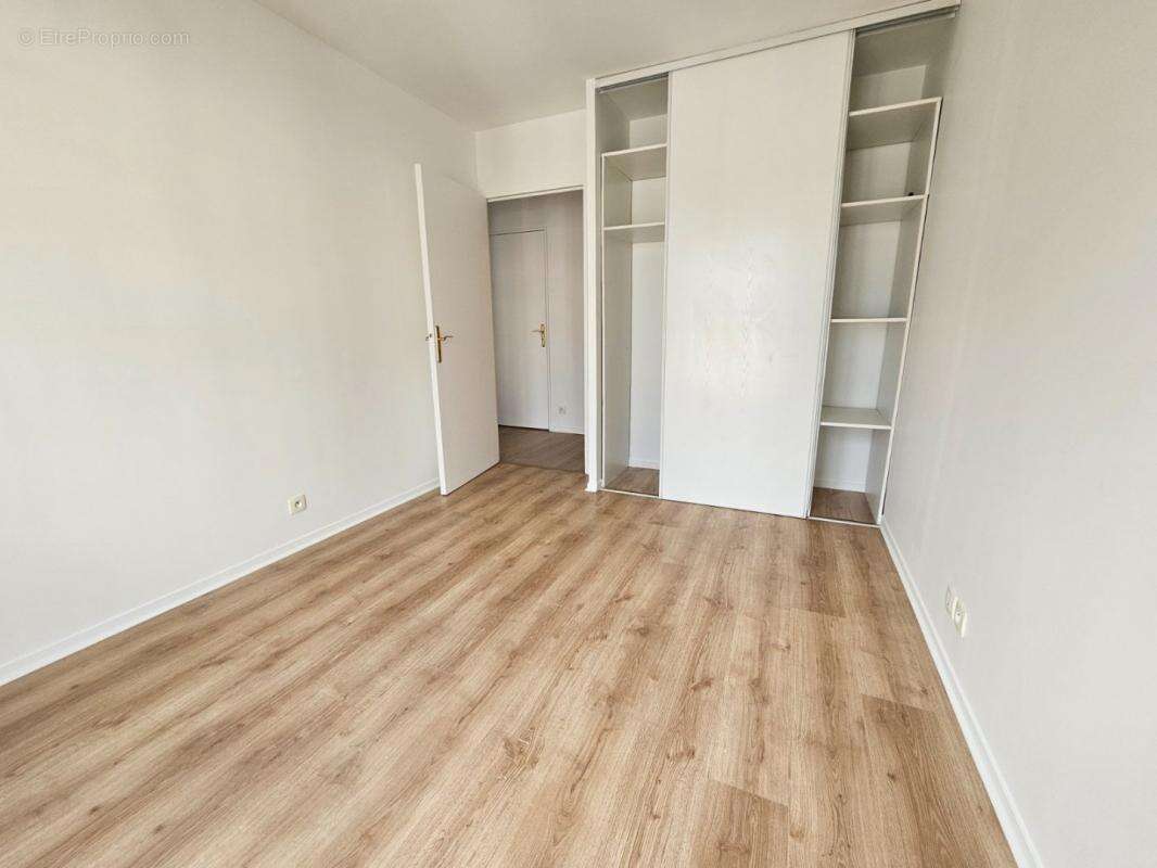 Appartement à LES PAVILLONS-SOUS-BOIS