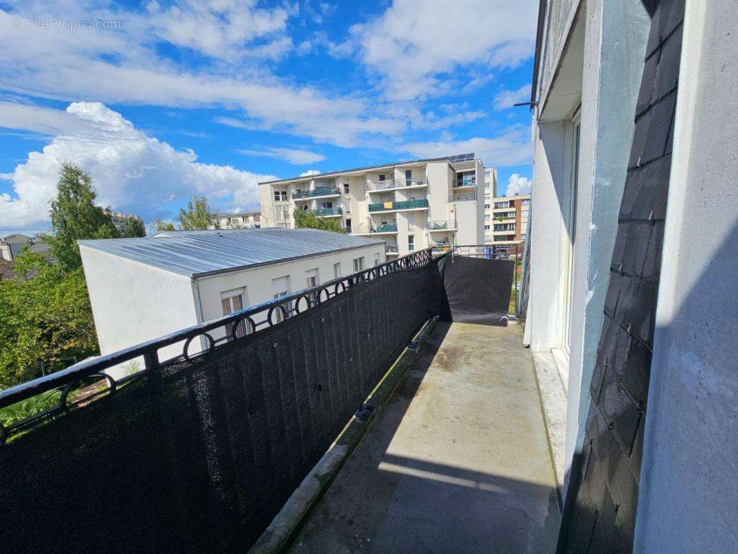 Appartement à LES PAVILLONS-SOUS-BOIS