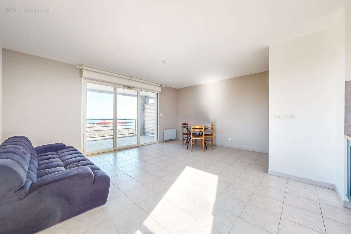 Appartement à MARSEILLE-2E