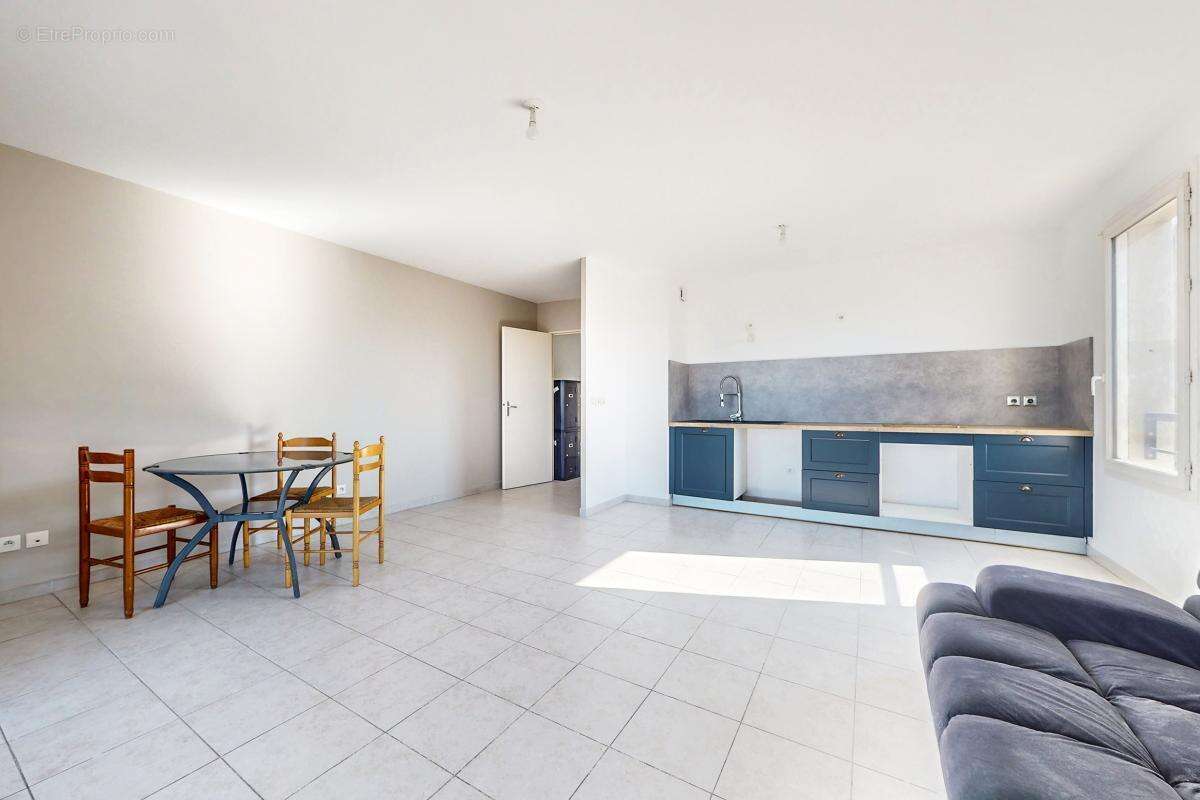 Appartement à MARSEILLE-2E
