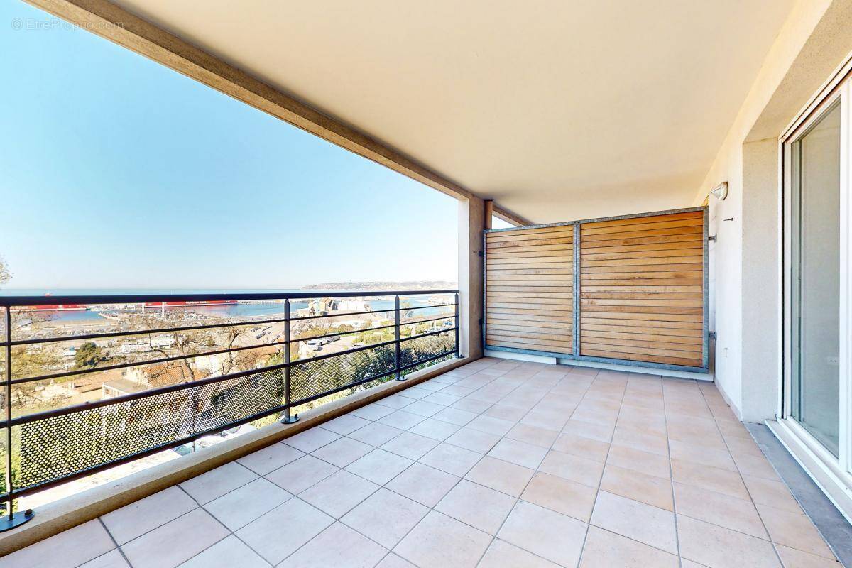 Appartement à MARSEILLE-2E