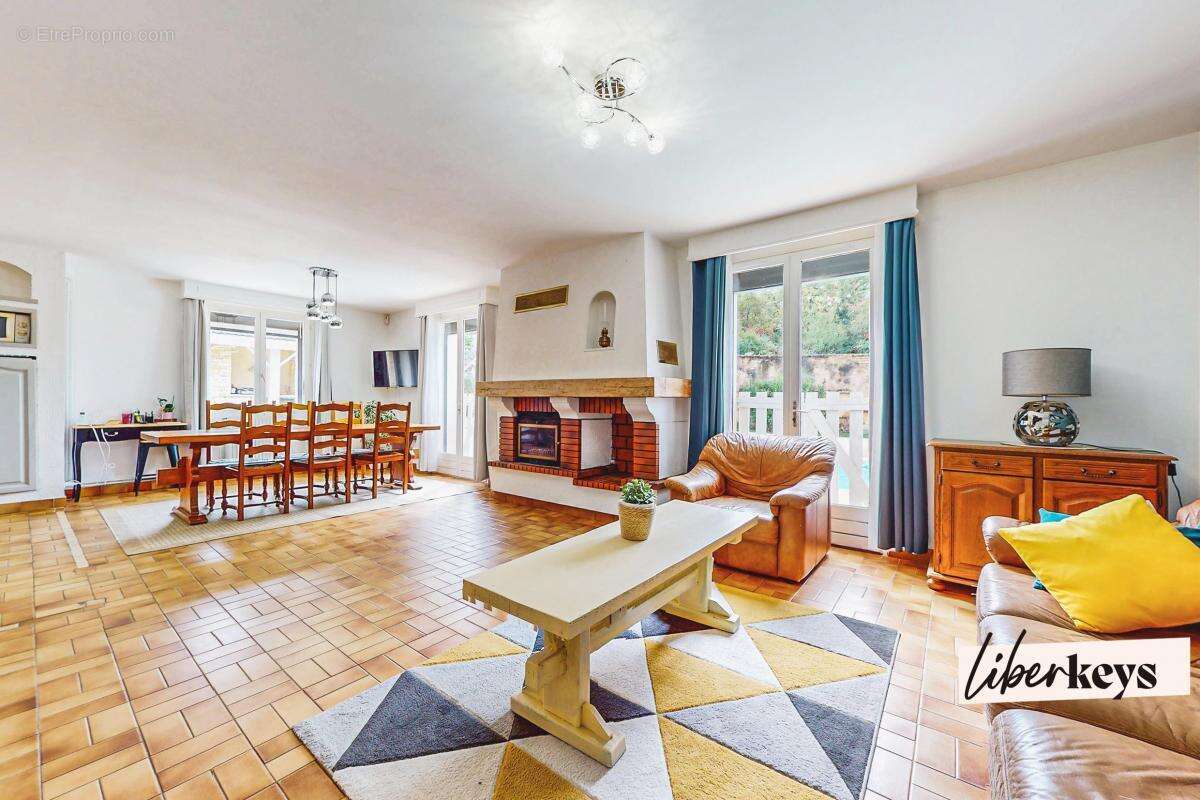 Maison à SAINT-MARCEL-BEL-ACCUEIL