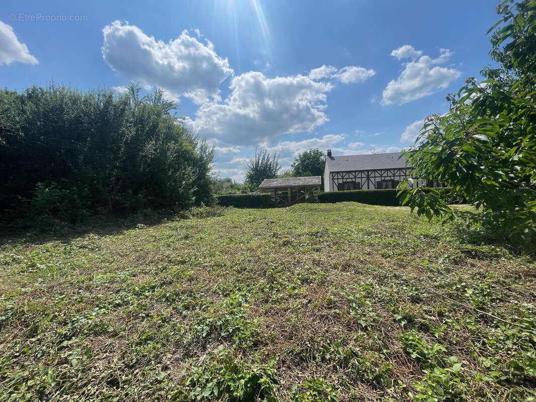 Terrain à ESSERTAUX