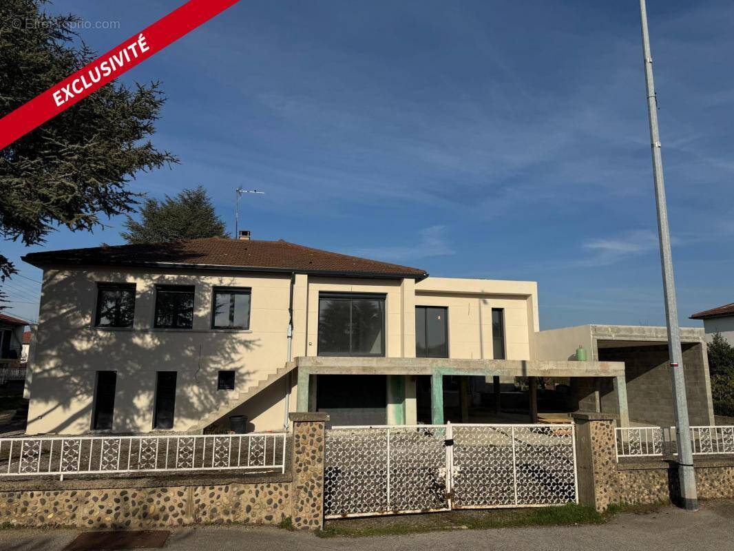 Maison à SAINT-GENEST-LERPT