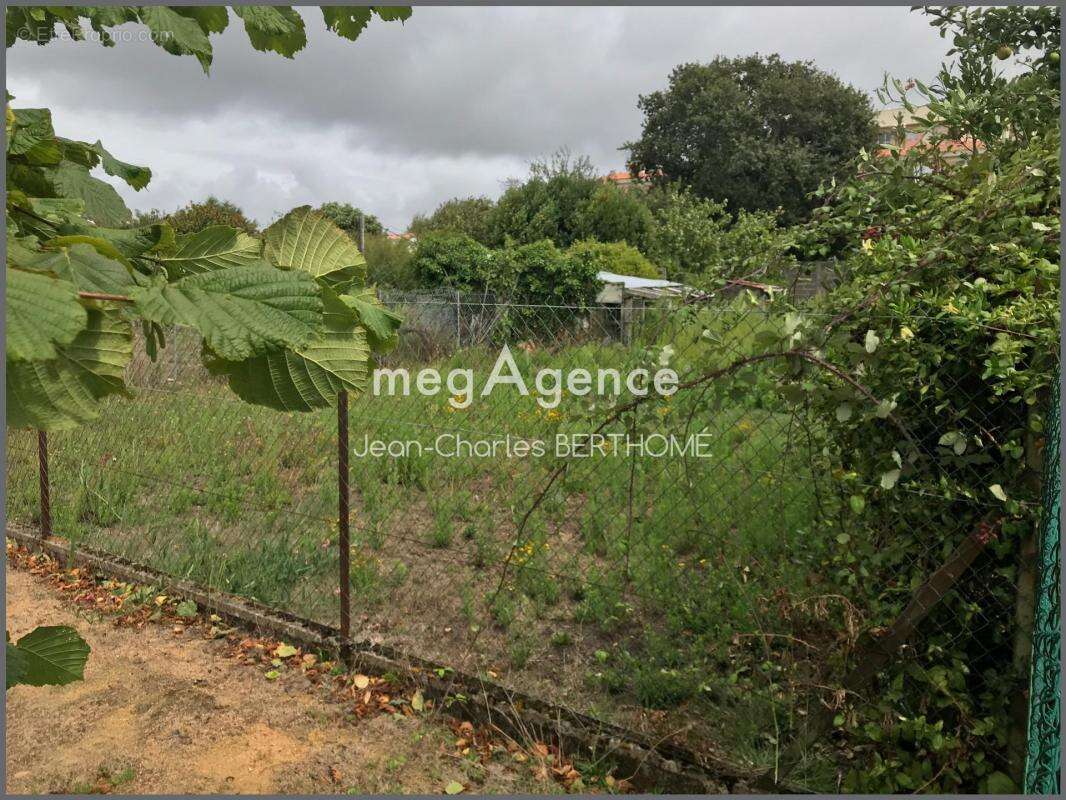 Terrain à LES SABLES-D&#039;OLONNE