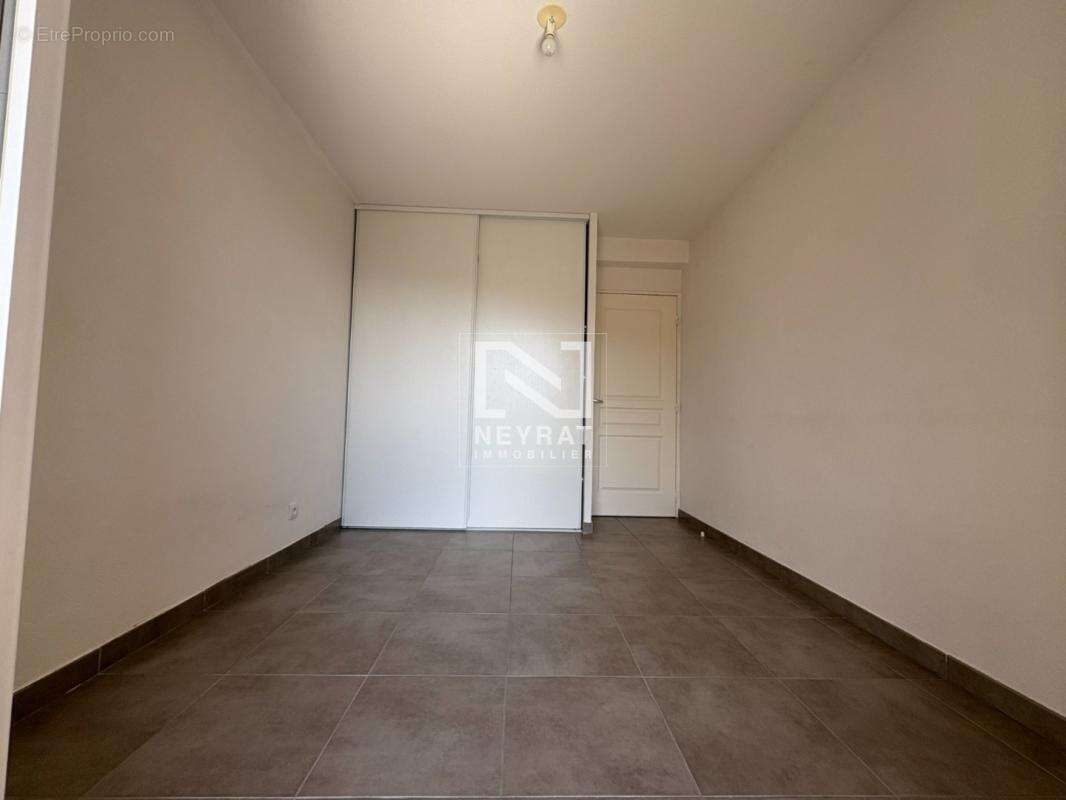 Appartement à ROQUEBRUNE-SUR-ARGENS