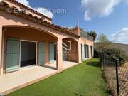 Appartement à ROQUEBRUNE-SUR-ARGENS