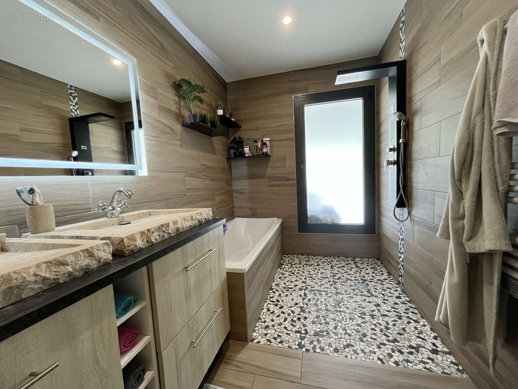 Maison à MONTBRUN-DES-CORBIERES