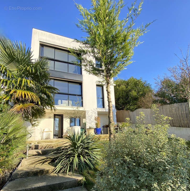 Maison à CHENNEVIERES-SUR-MARNE