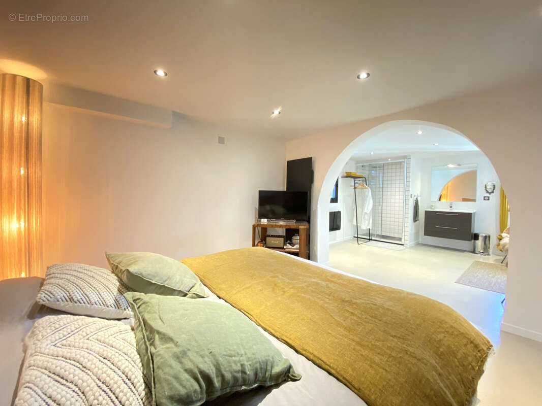 Maison à CHENNEVIERES-SUR-MARNE